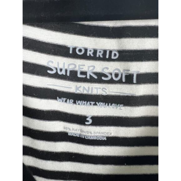 Torrid super soft knits round neck black white horizontal stripe t-shirt top 3X - Picture 2 of 5
